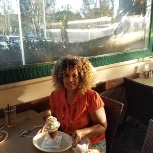 Meet your Posher, Michele